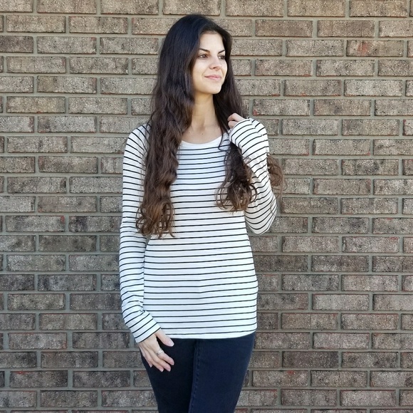 ▫️LAST ▫️The Basic Striped Tee - Picture 3 of 7